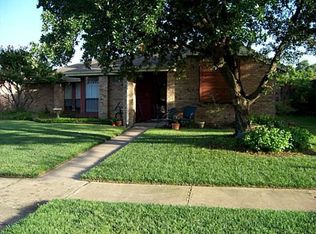 326 Quail Hollow Dr, Mesquite, TX