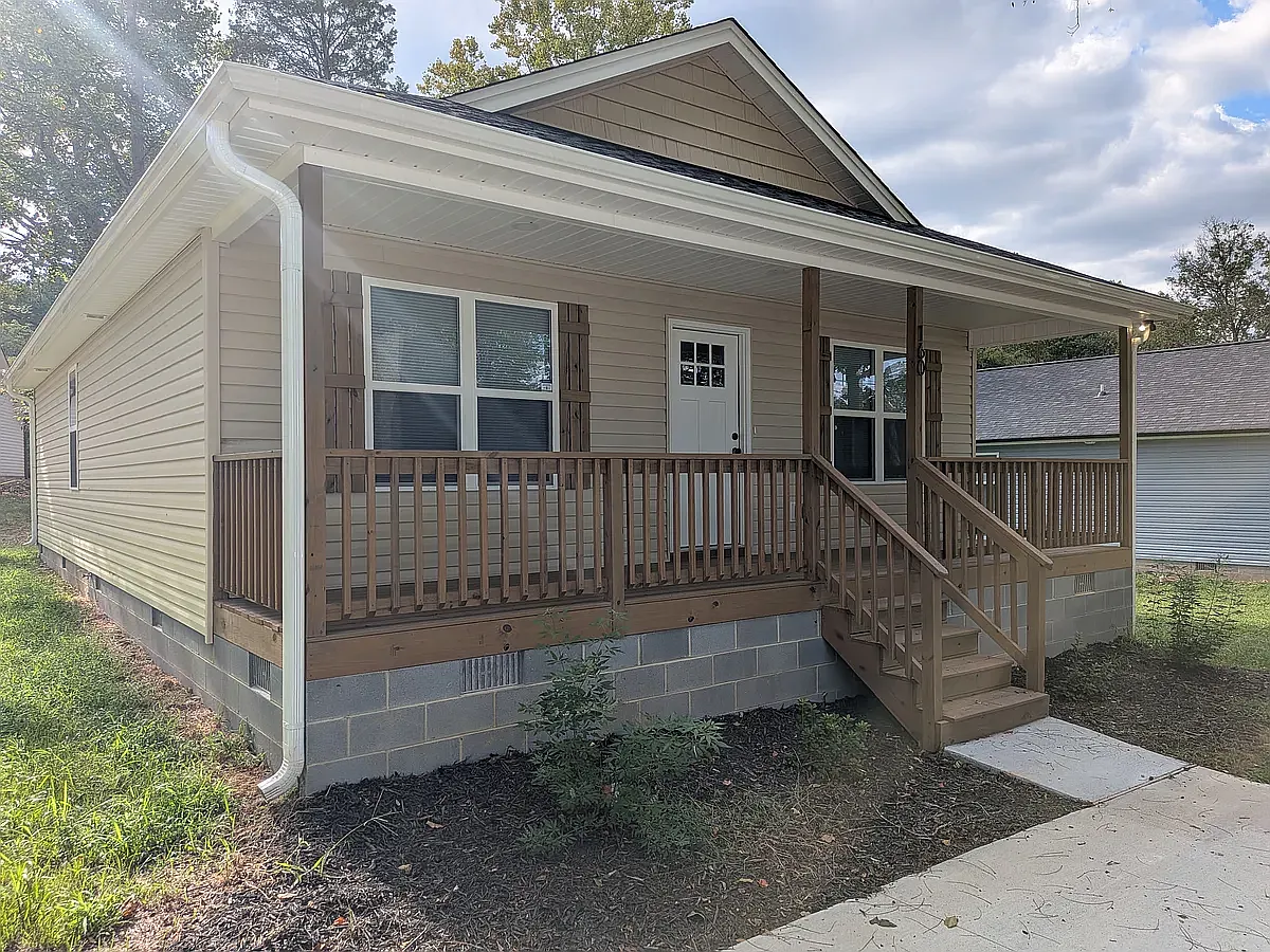 3 bed, 1150 sqft, $1,800 — Photo 1