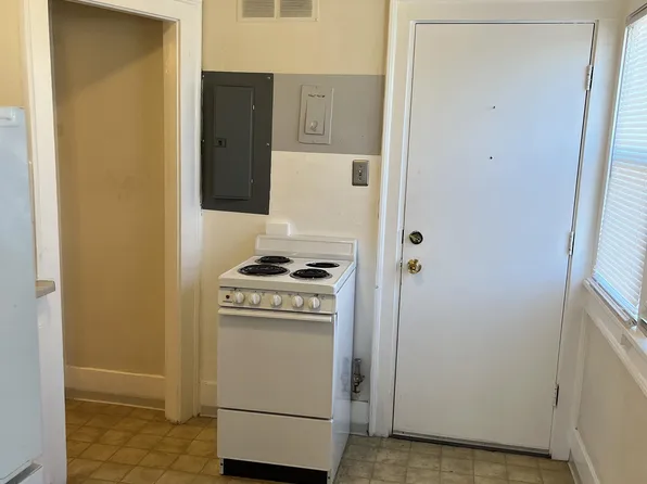 MBH Apartments LLC - Casa Del Rey - 2, 609 Thomas St, Seattle, WA 98109