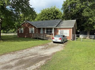 301 Summer Dr, Smyrna, TN 37167