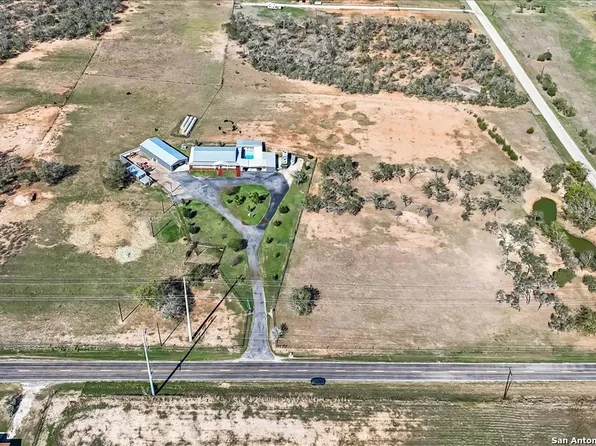 6653 Fm 539, Floresville, TX 78114