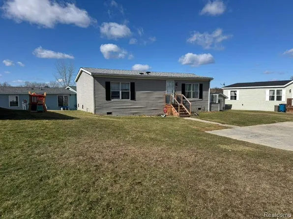 150 Chestnut Cir W, Davison, MI 48423