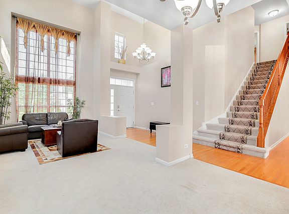 3rd image of 101 N Spruce Ave