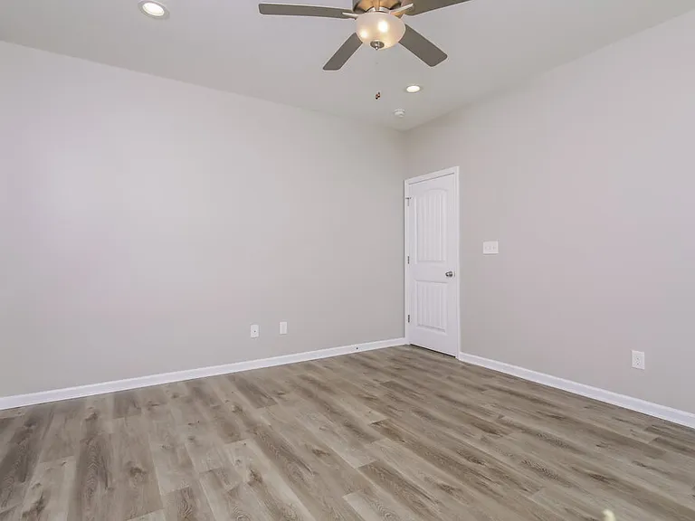 257 E Wilson St — Photo 9