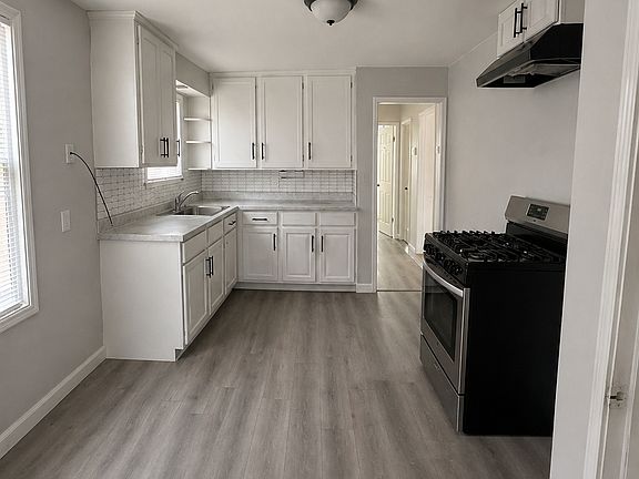 4th image of 564 E Essex St