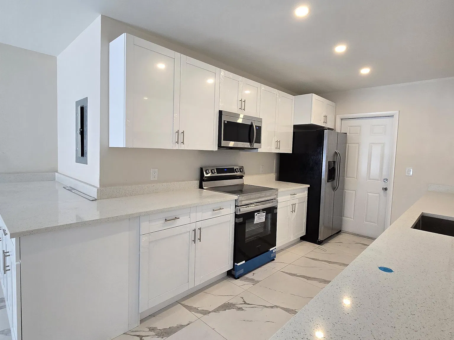 2 bed, 2.0 bath, 1198 sqft, $2,800 — Photo 4