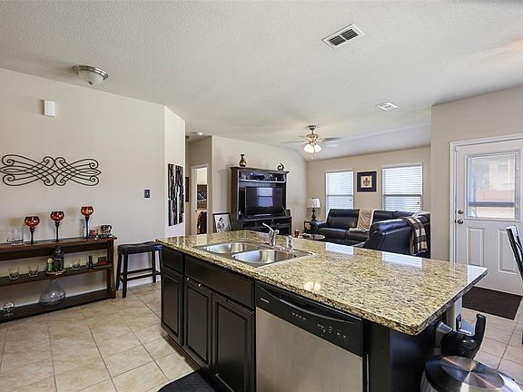 3rd image of 2609 Stonewall Ln