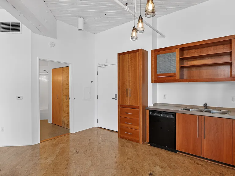 1420 NW Lovejoy St #524 — Photo 21