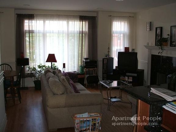 3rd image of 1505 N Bosworth Ave #2
