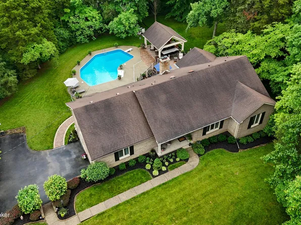 17405 Creek Run Dr, Louisville, KY 40245