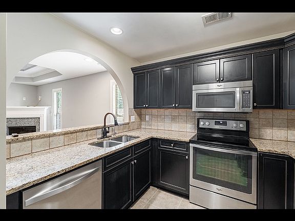 2nd image of 2536 Ridgemont Dr