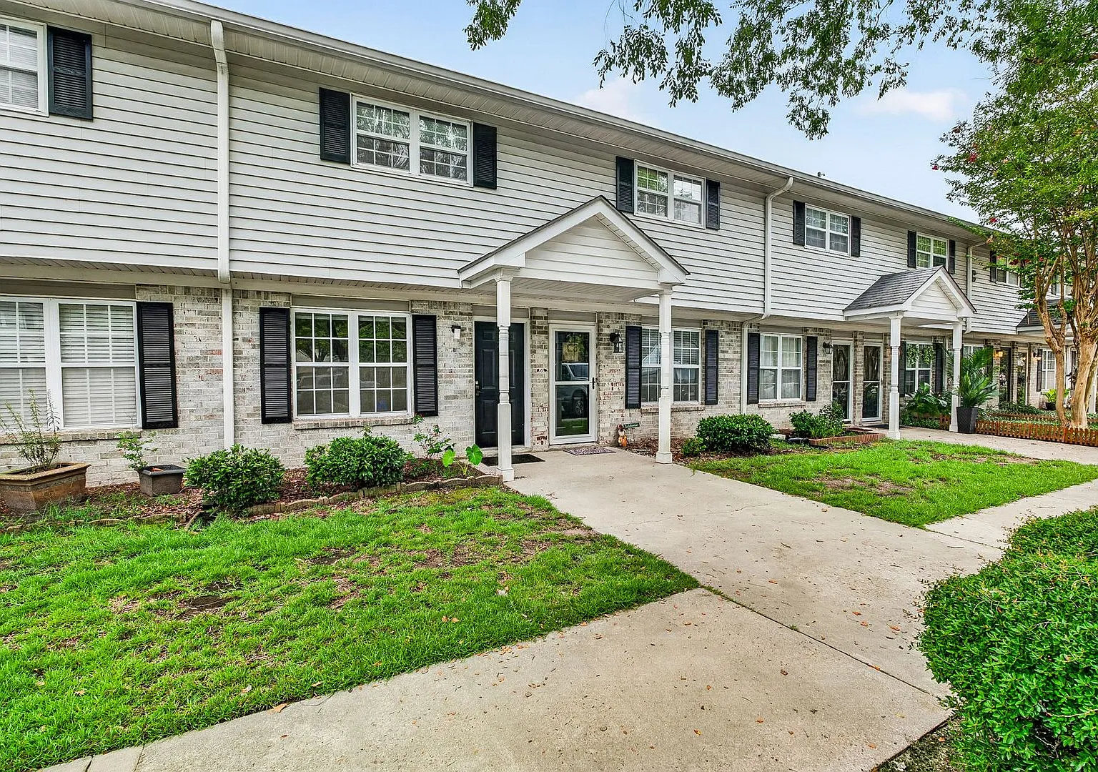 Convenient West Ashley Living Near the Greenway — Photo 4