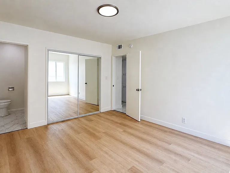 716 Glenway Dr #1 — Photo 27