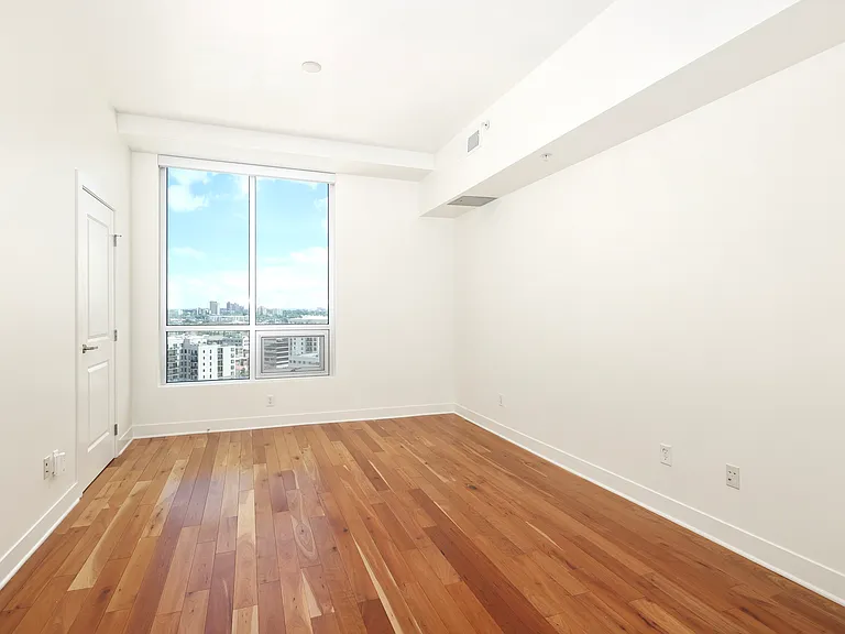 2001 Lincoln St #1924 — Photo 19