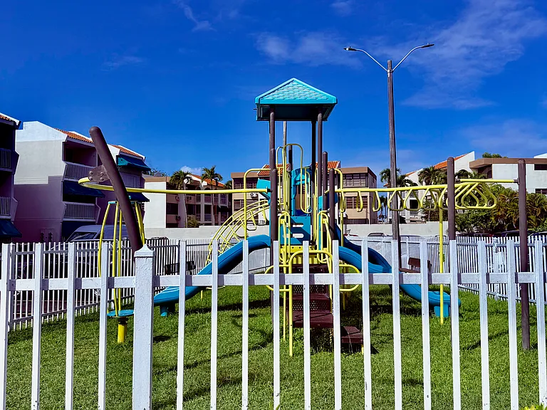 1 Laguna #C24 — Photo 26