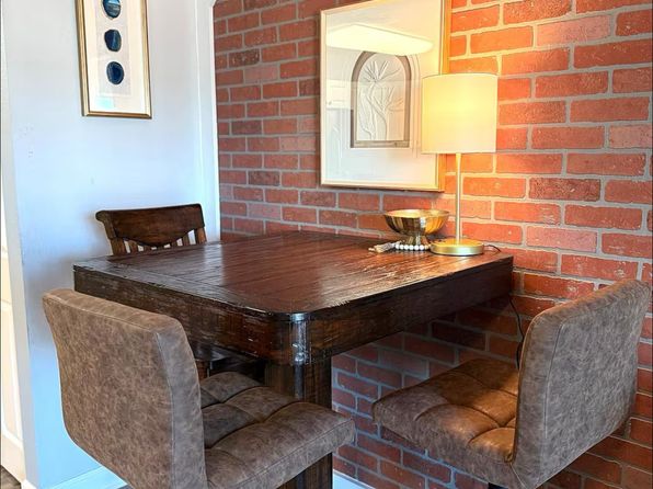300 Robin Dr UNIT 106