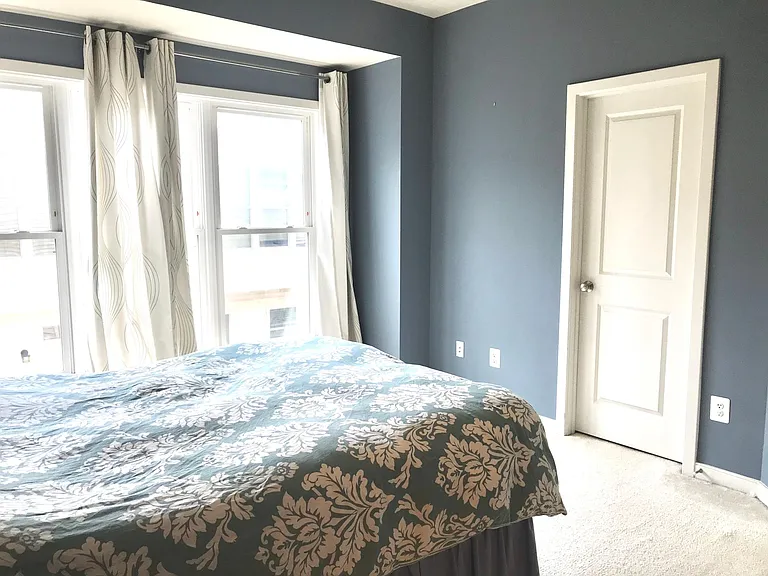 635 Regent Pl NE — Photo 10