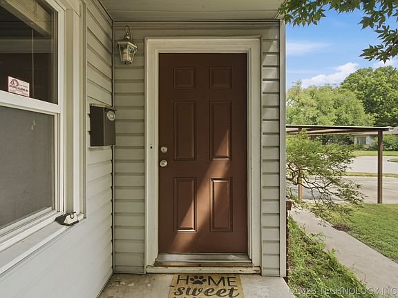 3rd image of 4938 S Quincy Ave