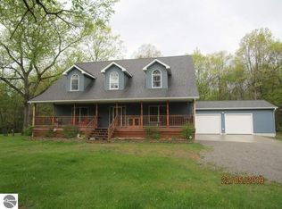 8240 S Harrison Ave, Farwell, MI 48622