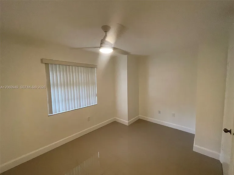 12370 SW 52nd Pl — Photo 12