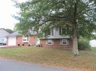 104 Jamestown Rd, Nitro, WV 25143