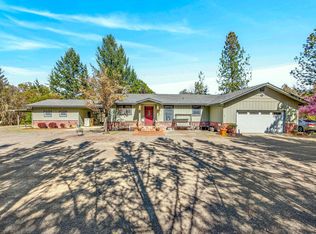 2542 Thomas Ter, Grants Pass, OR 97527