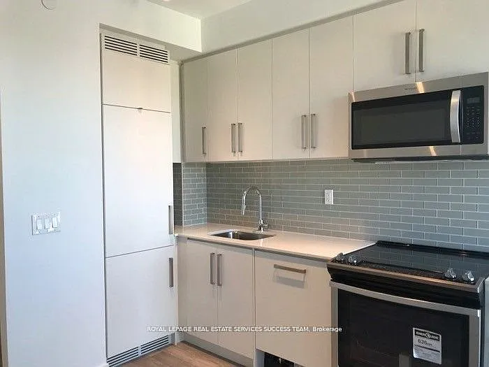 2 bed, $2,950 — Photo 2