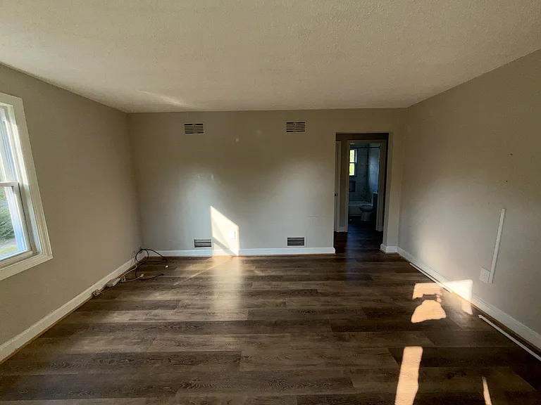 7520 Burgess Ln — Photo 20