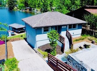 8562 Lake Dr, Snellville, GA 30039