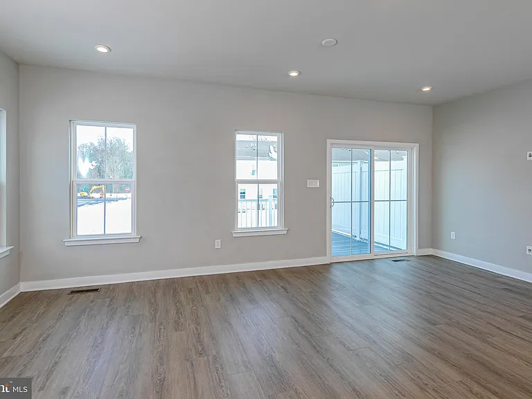 2410 Lenox Dr — Photo 15