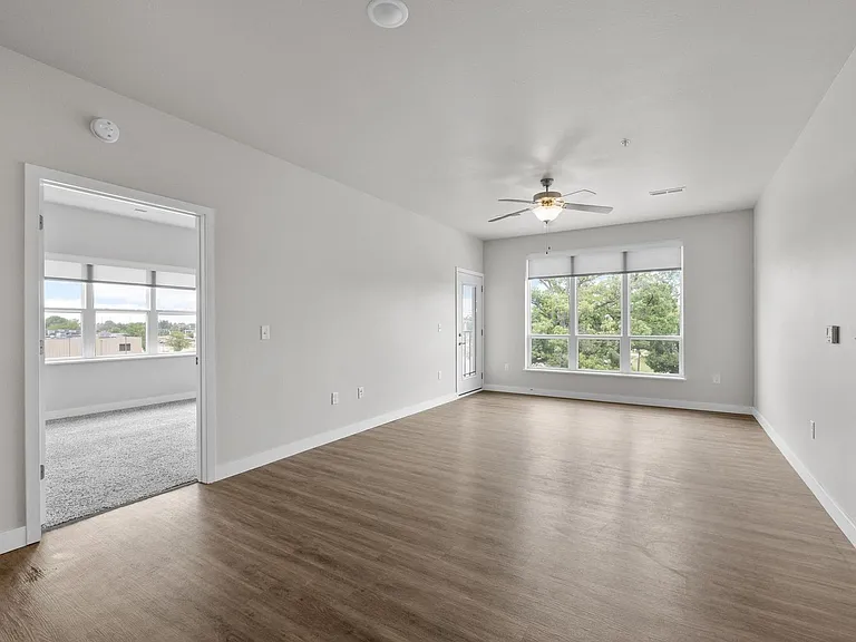 255 Robins Rd — Photo 38