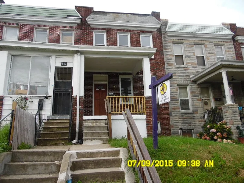 845 Pontiac Ave photo 1