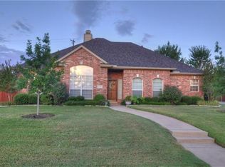 1606 Twin Oaks Dr, Cleburne, TX 76033