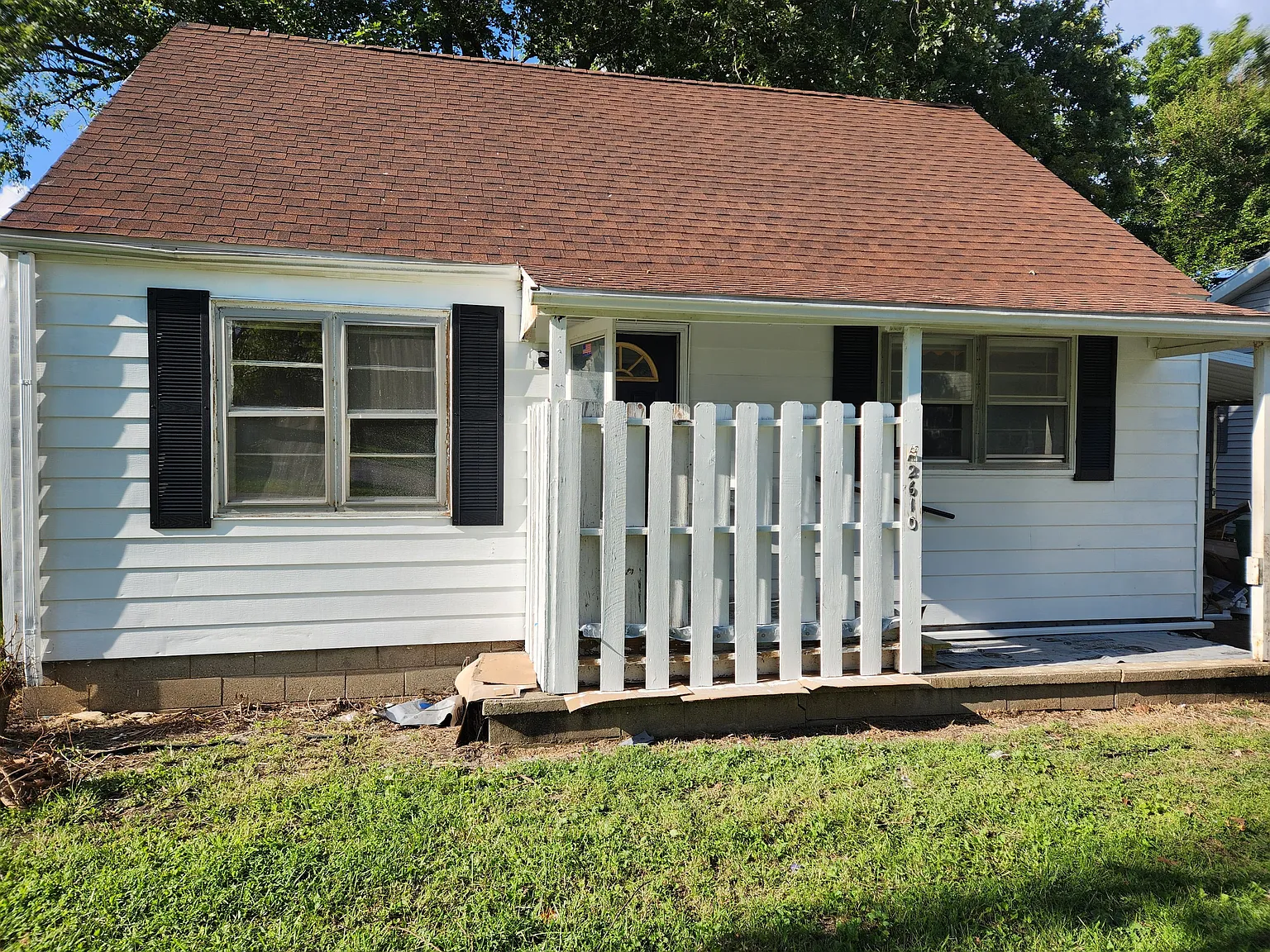 3 bed, 900 sqft, $1,020 — Photo 1