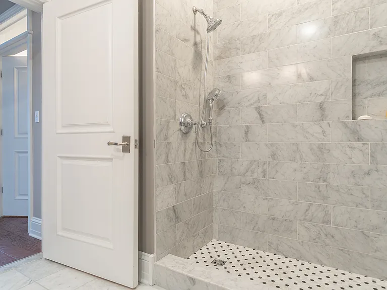 37 Henry St #401 — Photo 15