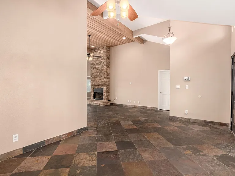 11115 E Mercer Ln — Photo 7
