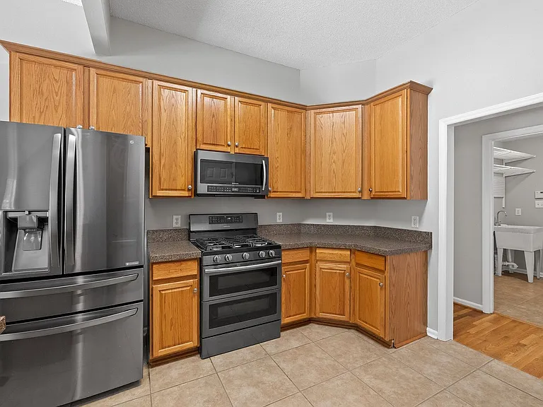3425 Coach Lantern Ave — Photo 19