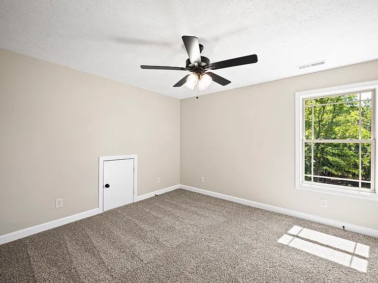 1749 Powell Rd — Photo 42