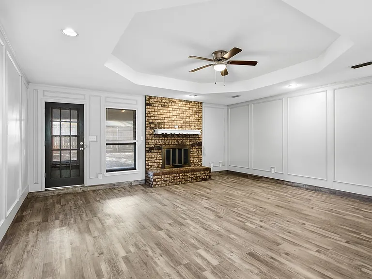 2223 Sierra Dr — Photo 6