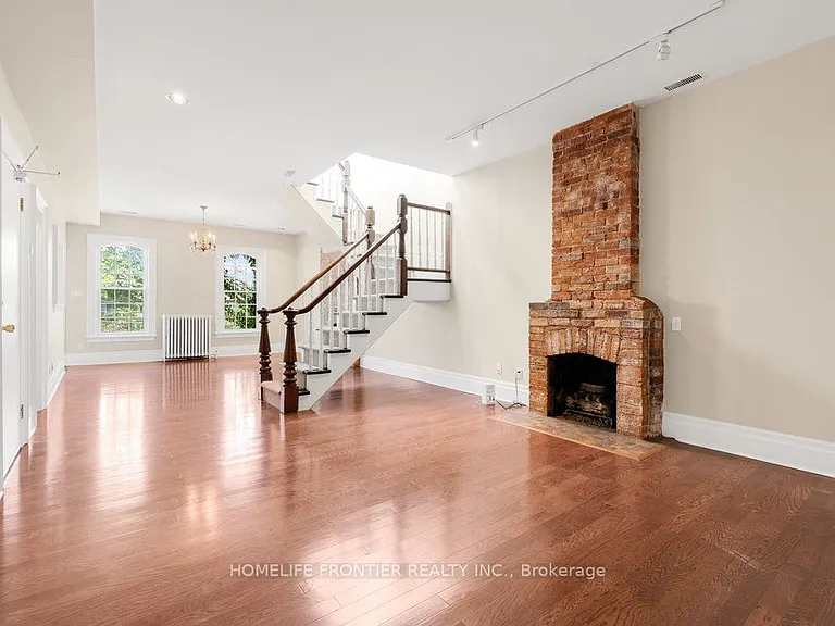 17 Teddington Park Ave W #3 — Photo 4