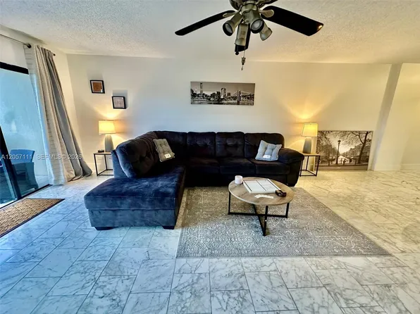 800 NE 195th St APT 314, Miami, FL 33179