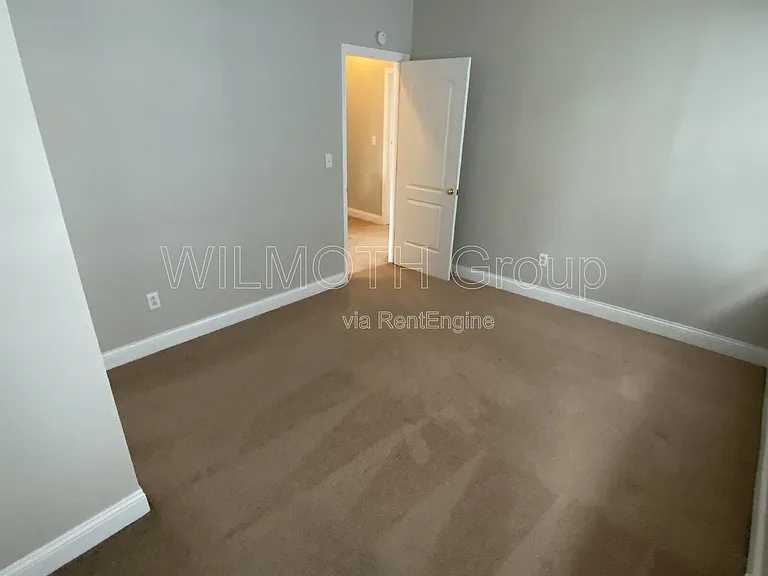 2458 N College Ave — Photo 14