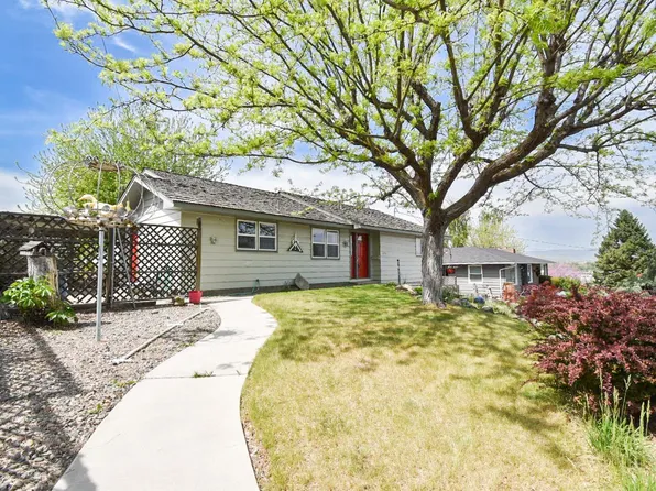 631 Lookout Dr, Sunnyside, WA 98944