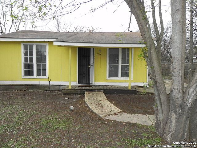 1st image of 935 NW 34th St