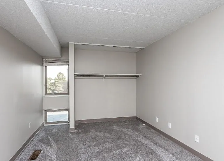 Oakwood Apartments — Photo 10