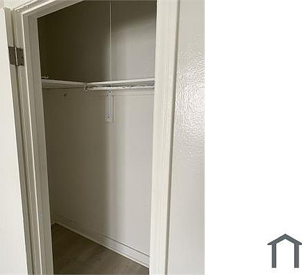 4th image of 1042 W 57th St