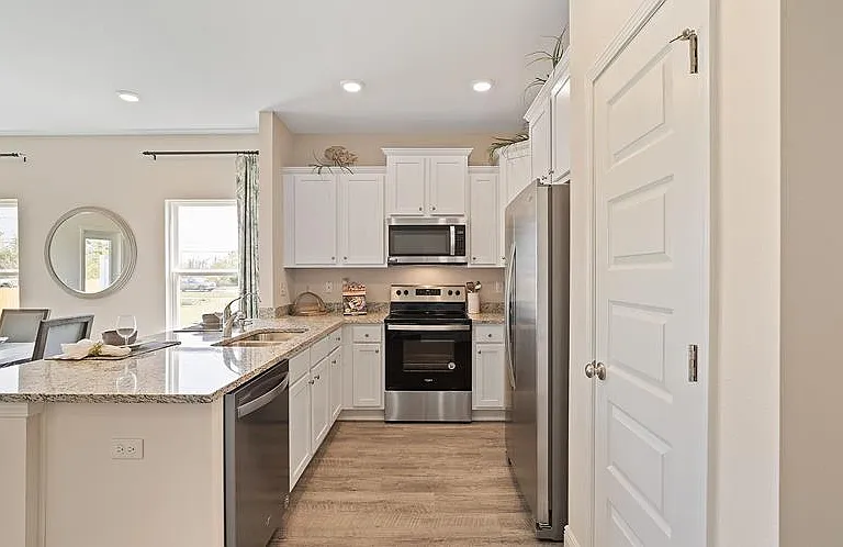 6043 Bemiss Towns Dr — Photo 4