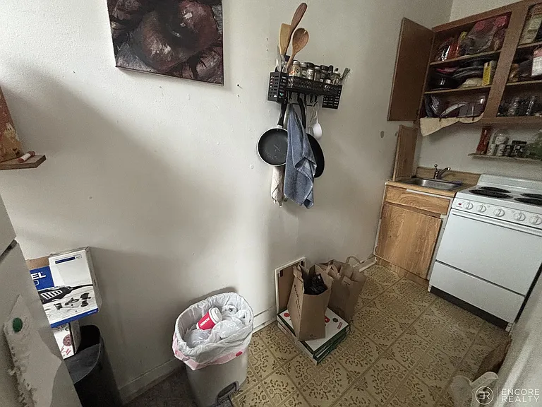 16 Davis Ave #9 — Photo 3