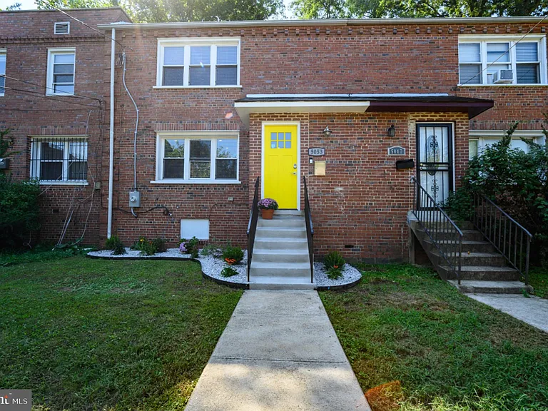 5053 Sheriff Rd NE — Photo 27