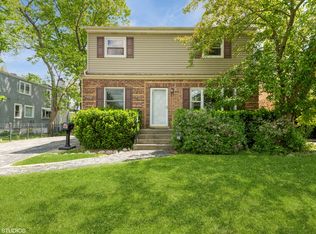 235 S Warrington Rd, Des Plaines, IL 60016